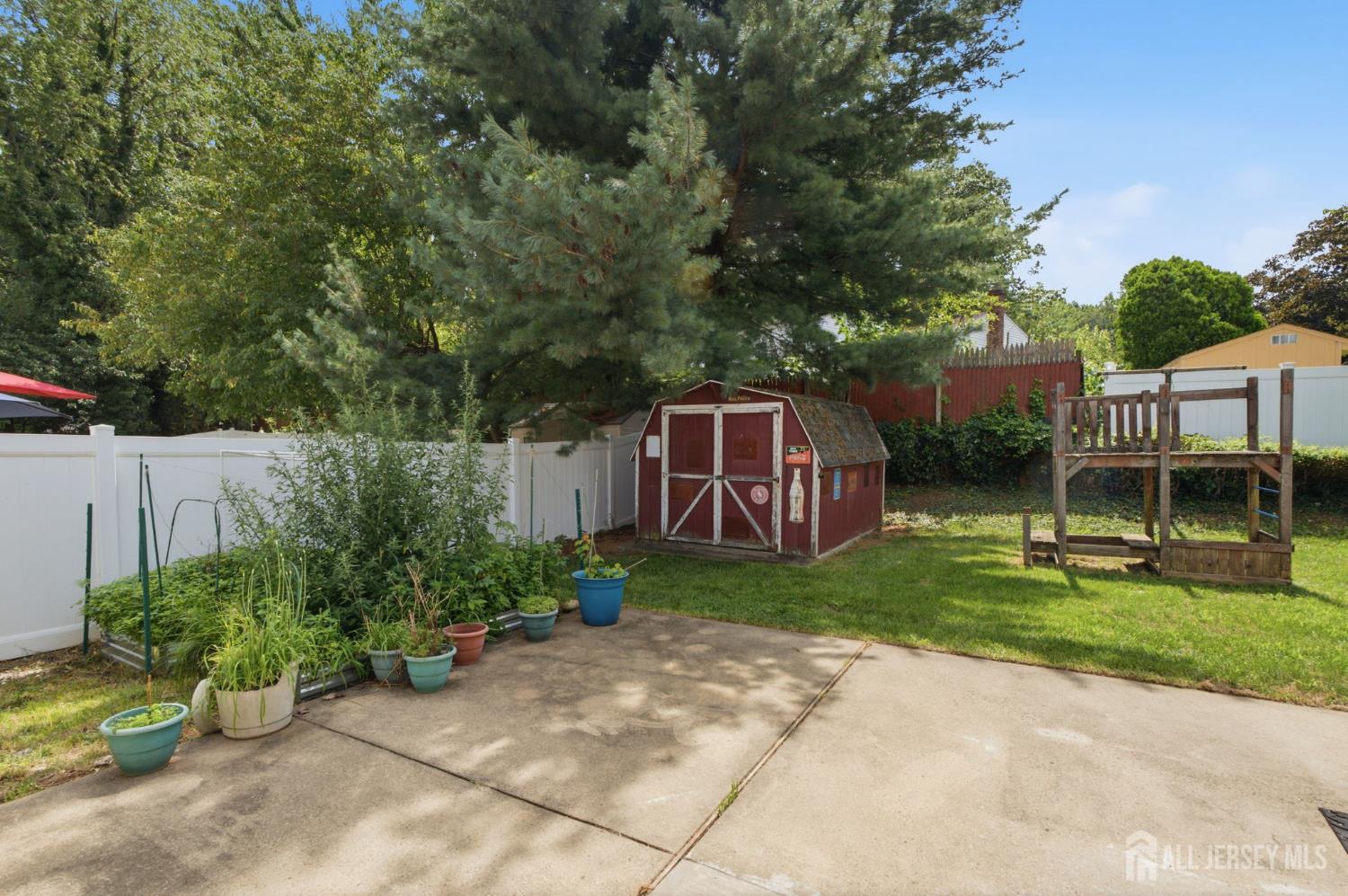 21 S Heathcote Avenue S Edison NJ 08817