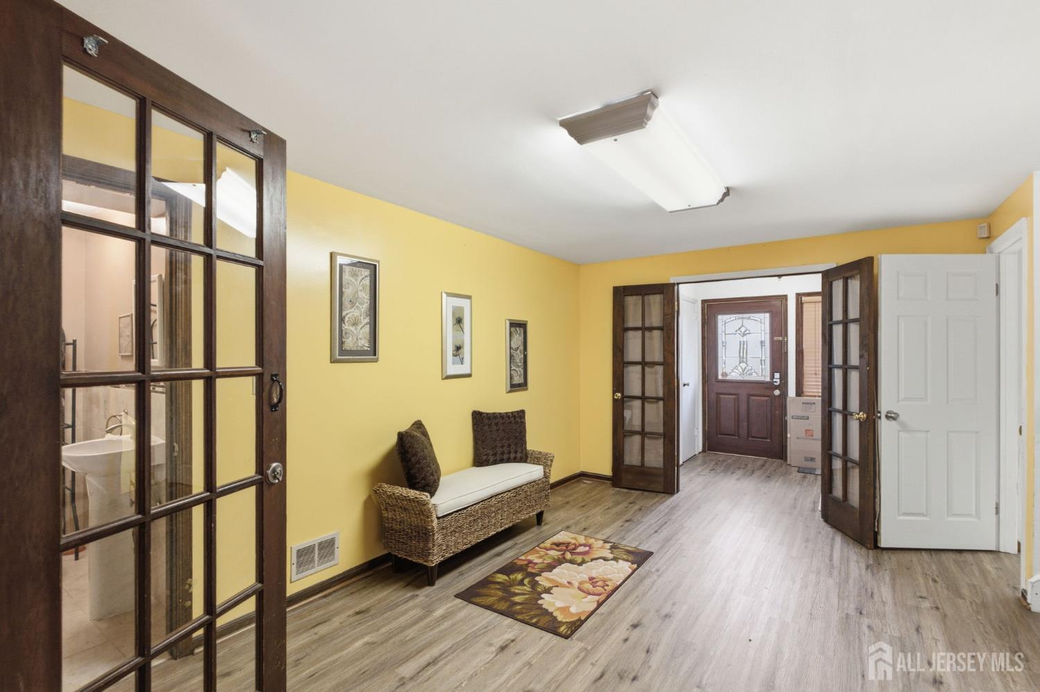 21 S Heathcote Avenue S Edison NJ 08817