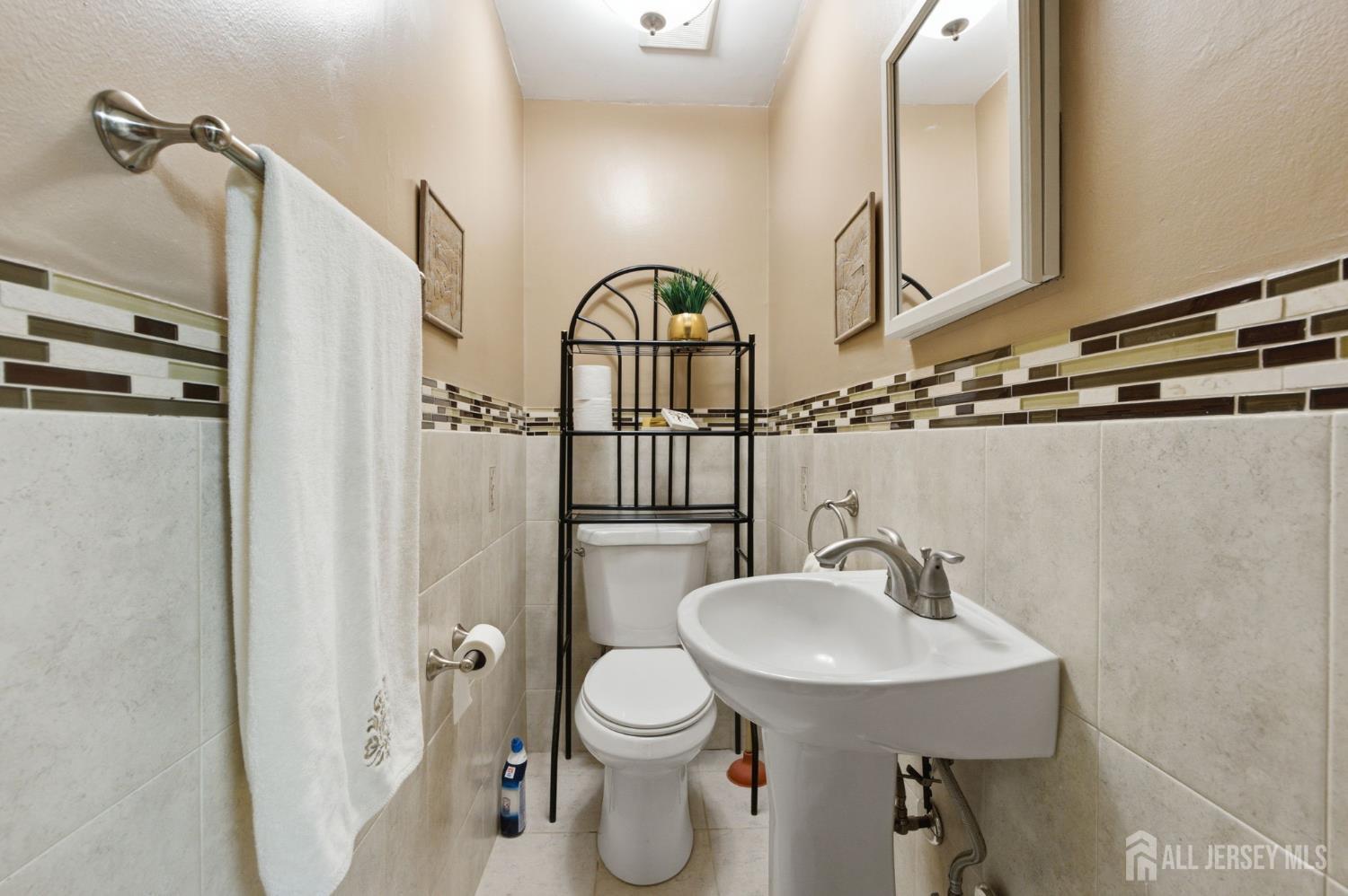 21 S Heathcote Avenue S Edison NJ 08817