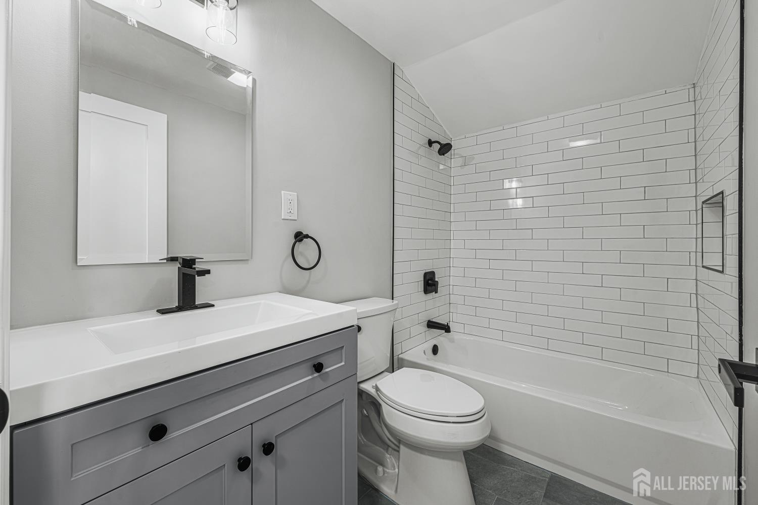 68 Elliot Place Edison NJ 08817