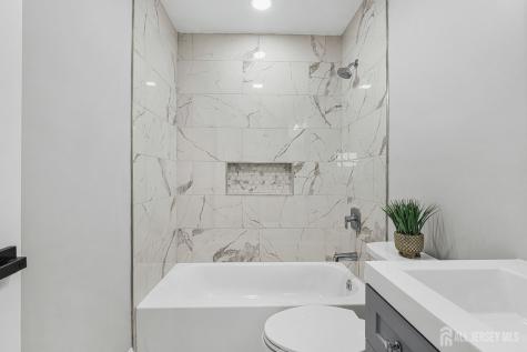 68 Elliot Place Edison NJ 08817