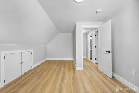 68 Elliot Place Edison NJ 08817