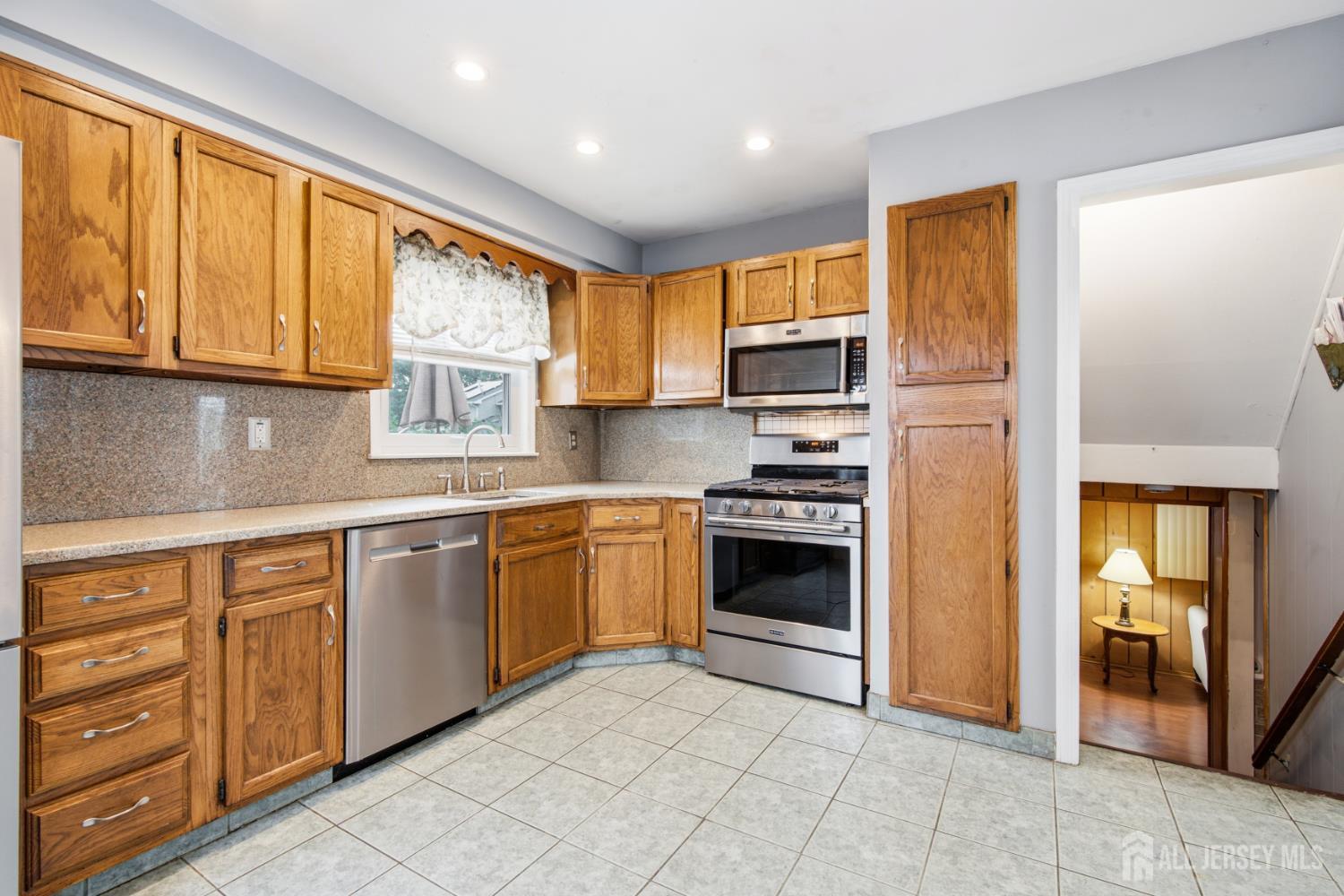 2 Carter Place Sayreville NJ 08859