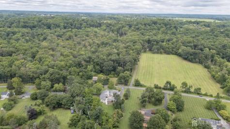 74 Woosamonsa Road Pennington NJ 08534