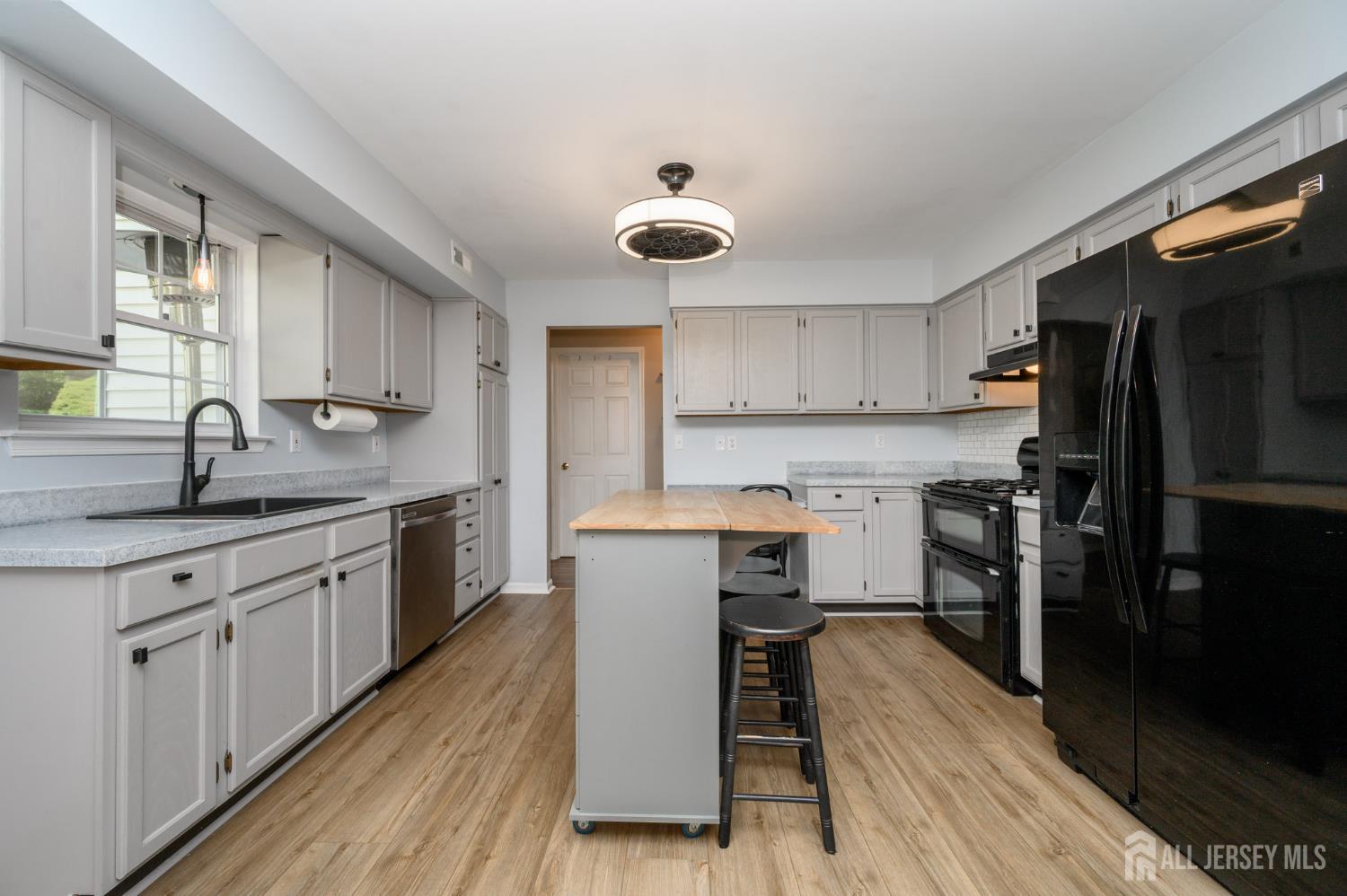 3 Teri Court Jackson NJ 08527
