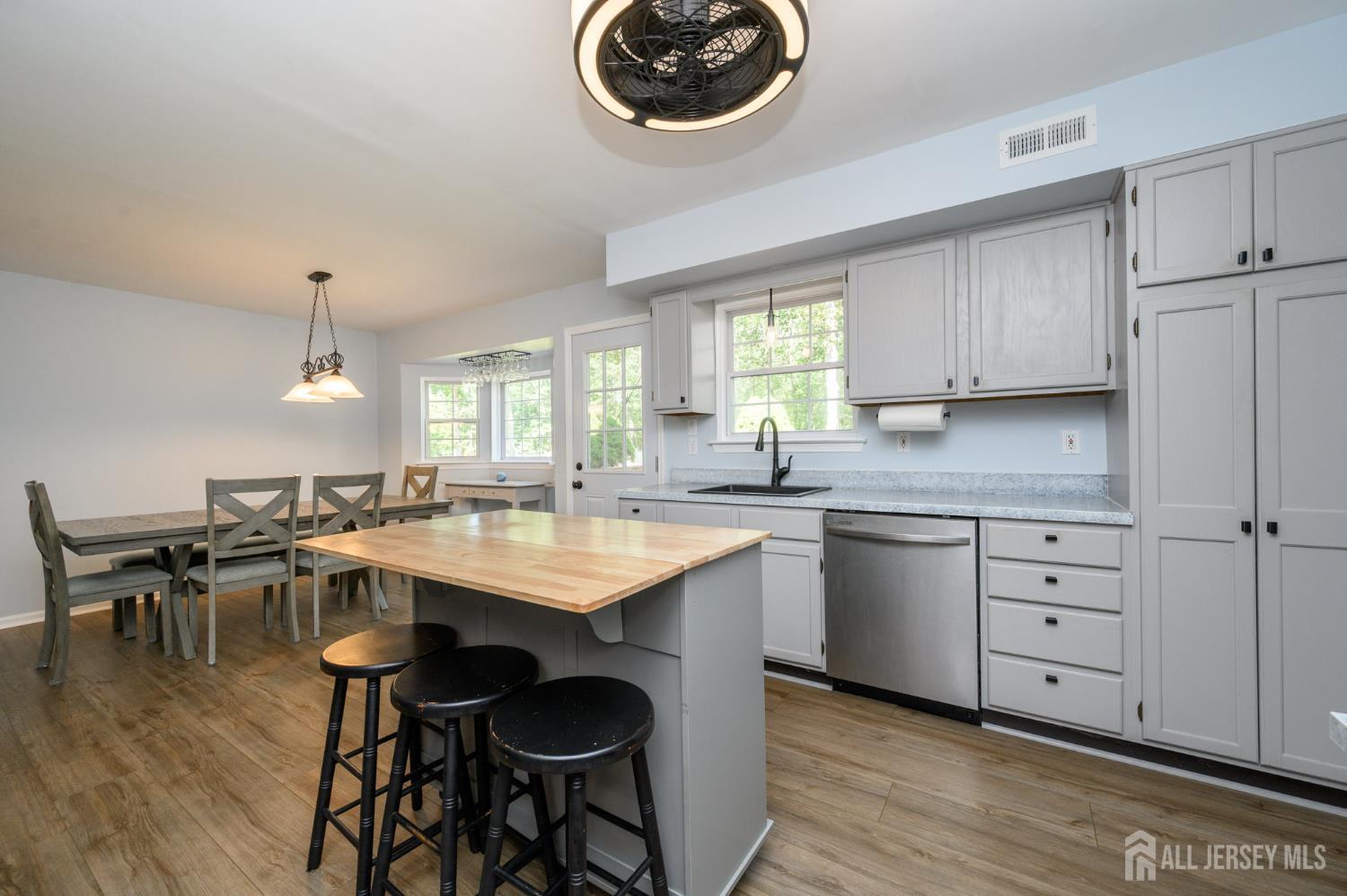 3 Teri Court Jackson NJ 08527