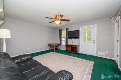 3 Teri Court Jackson NJ 08527