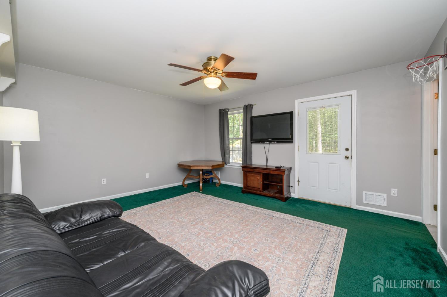 3 Teri Court Jackson NJ 08527