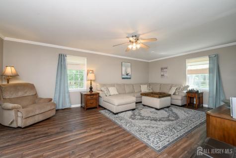 3 Teri Court Jackson NJ 08527