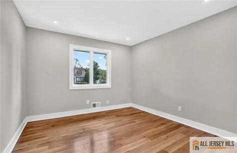 9 Eugene Boulevard Sayreville NJ 08872