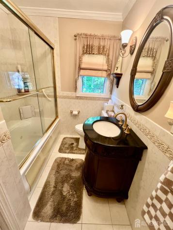 51 Salem Court Metuchen NJ 08840