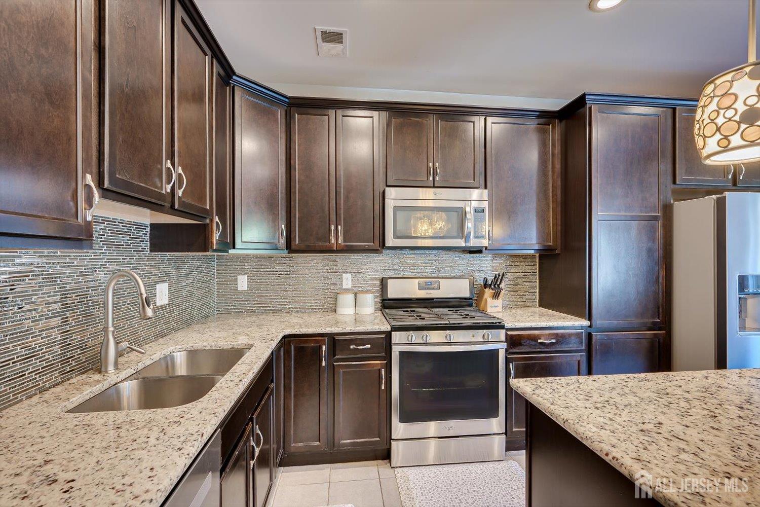 64 Andrews Way Piscataway NJ 08854