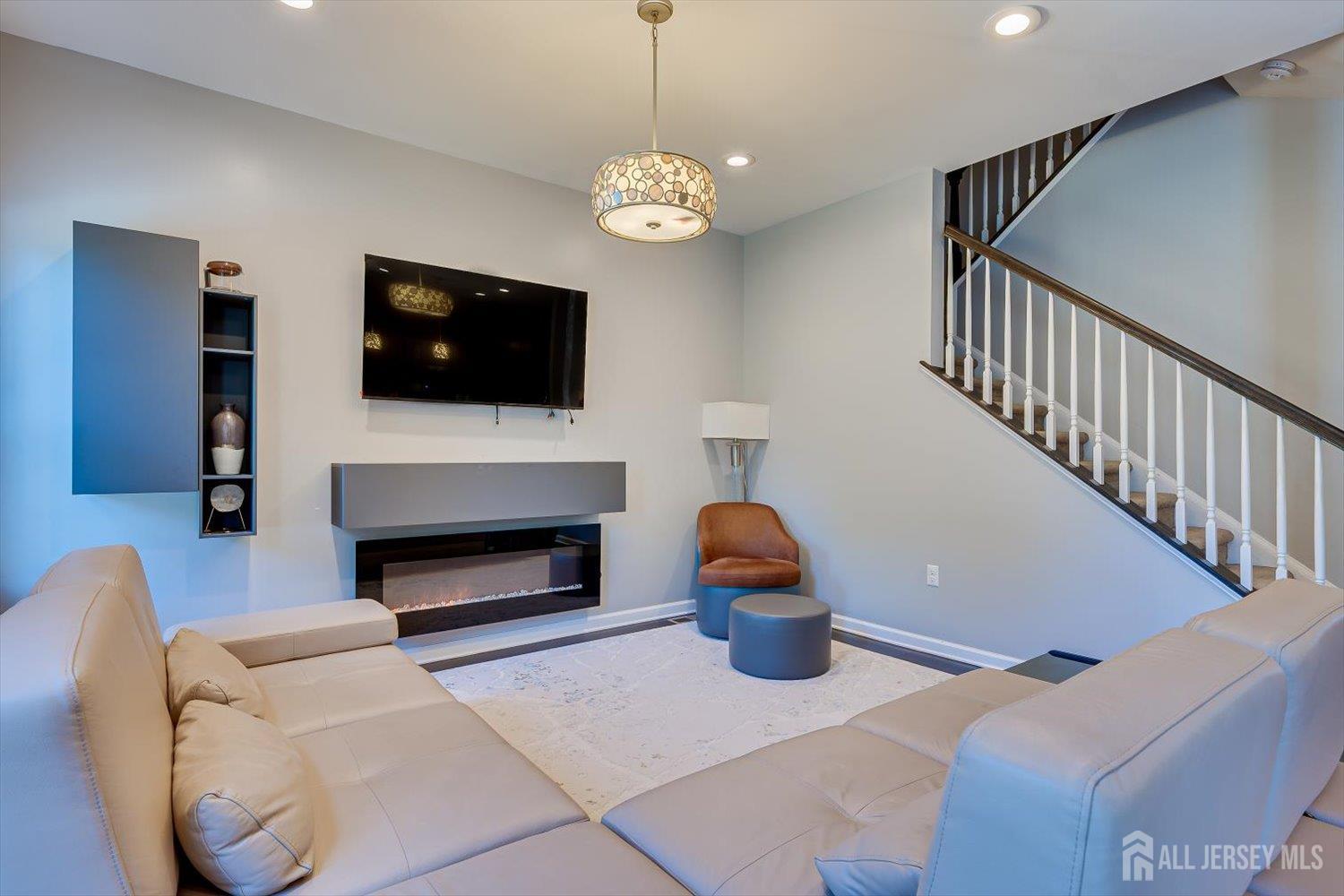 64 Andrews Way Piscataway NJ 08854