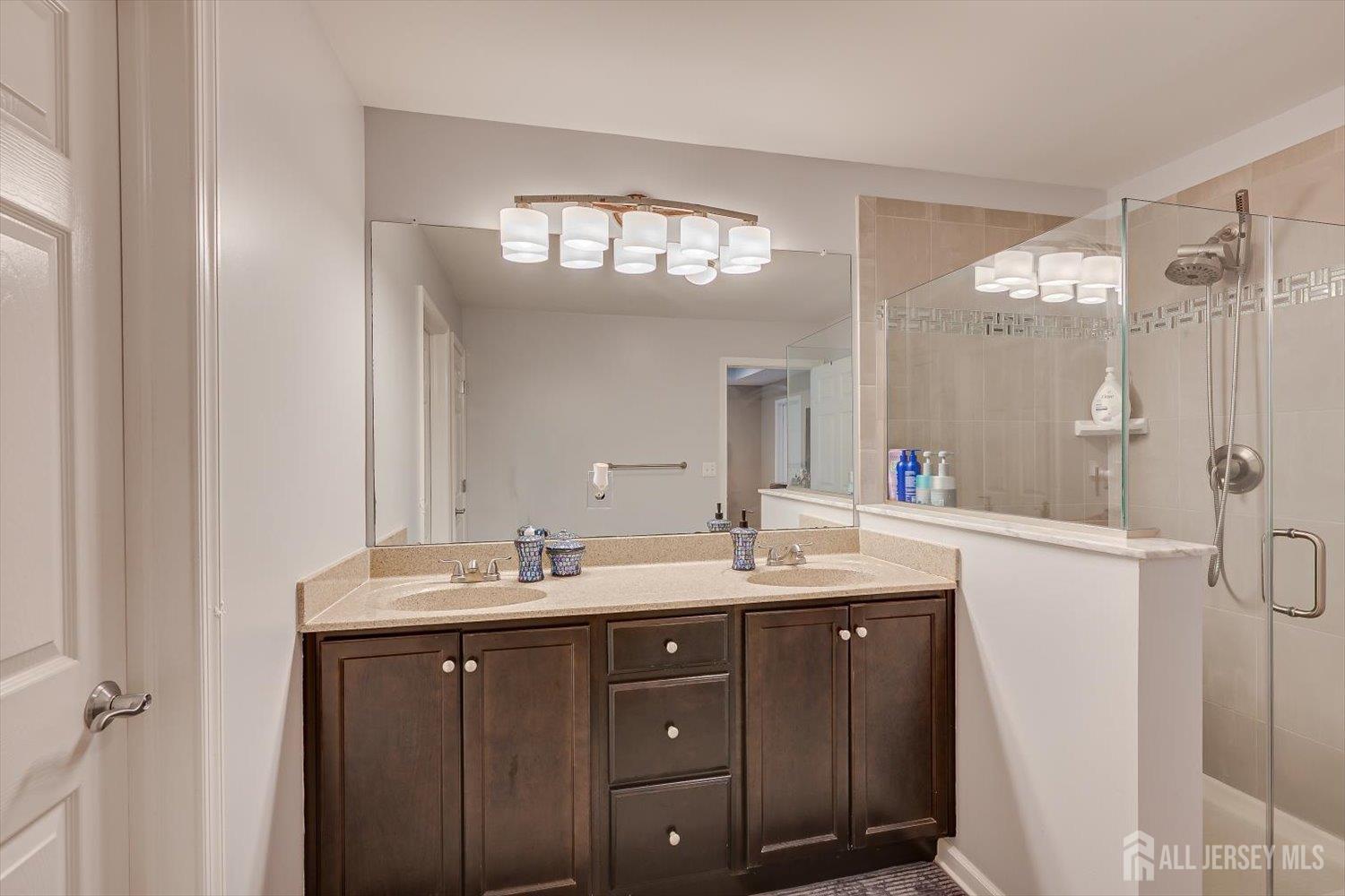 64 Andrews Way Piscataway NJ 08854