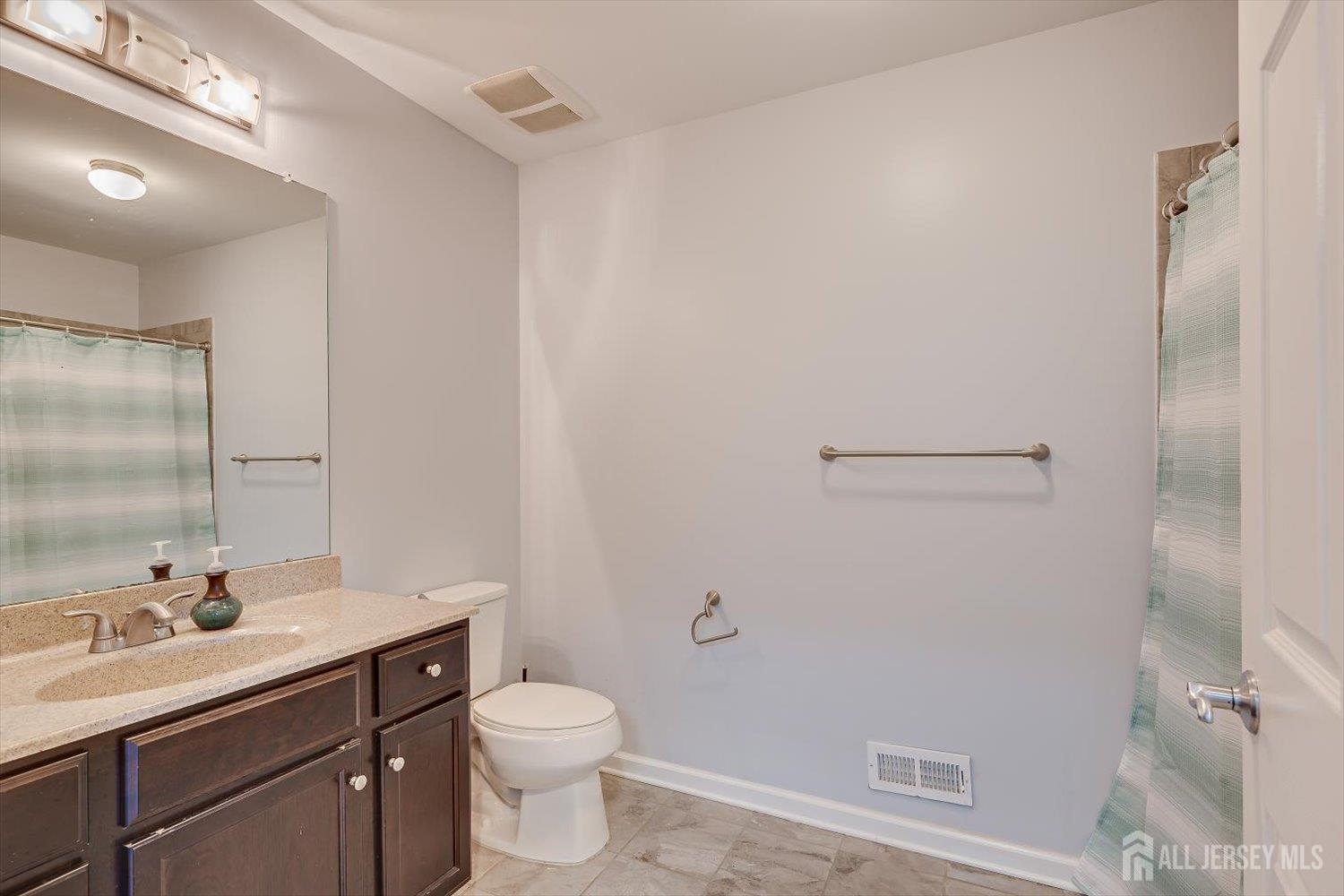 64 Andrews Way Piscataway NJ 08854