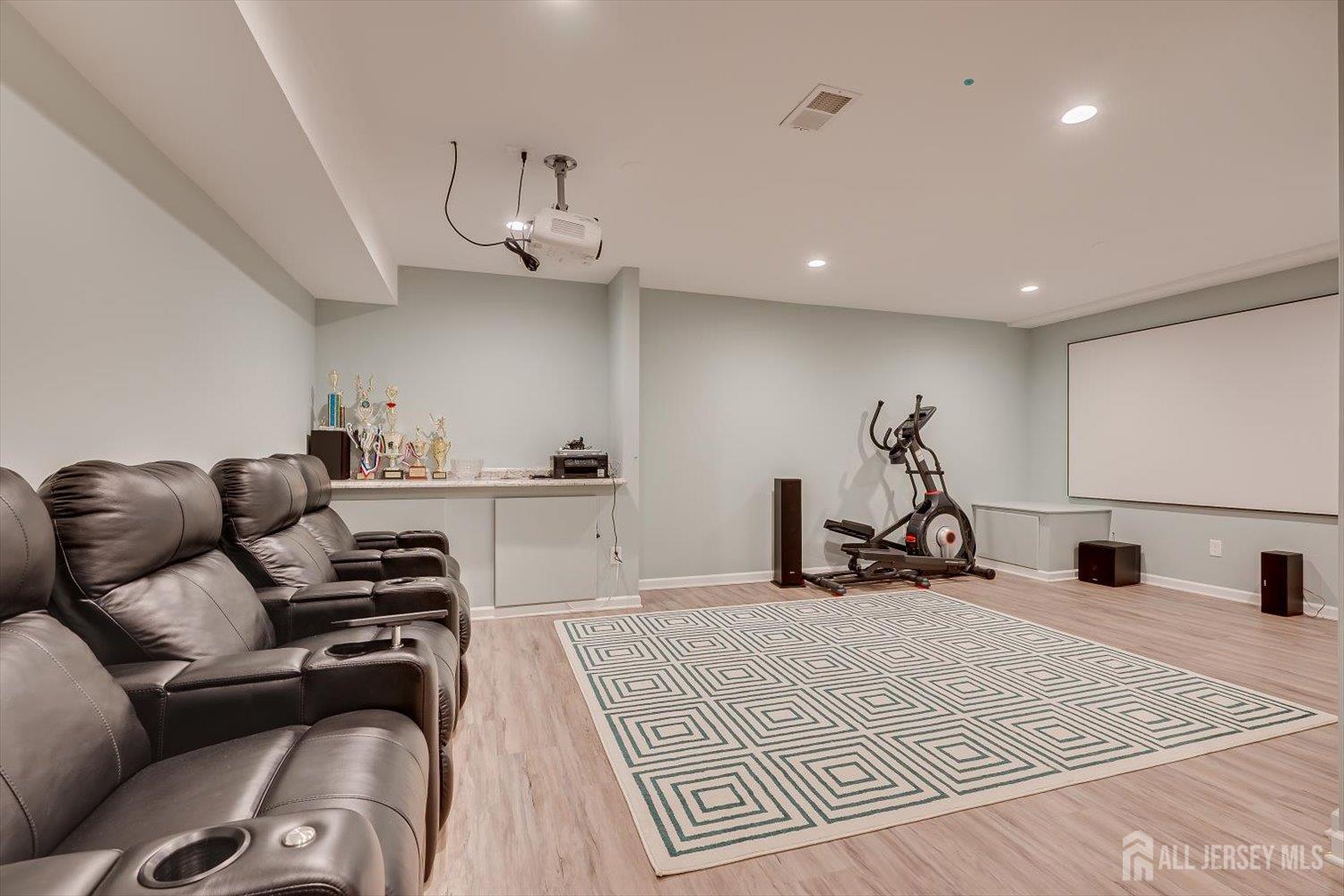 64 Andrews Way Piscataway NJ 08854
