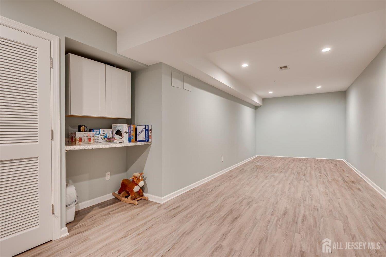 64 Andrews Way Piscataway NJ 08854