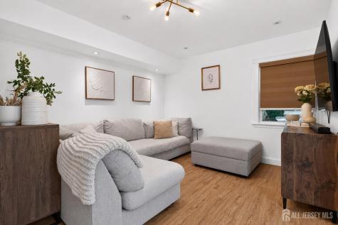19 Joel Place Iselin NJ 08830