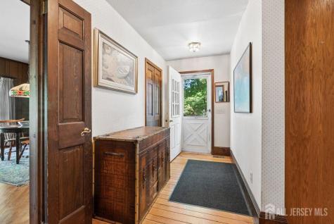 261 Beechwood Avenue Middlesex NJ 08846