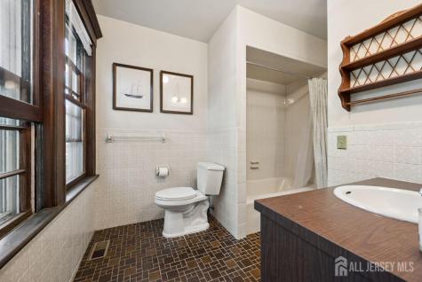 261 Beechwood Avenue Middlesex NJ 08846