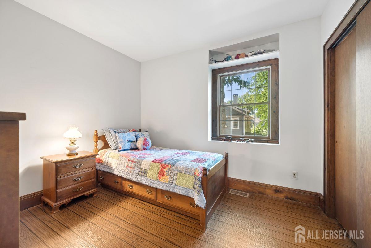 261 Beechwood Avenue Middlesex NJ 08846