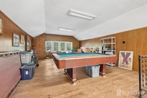 261 Beechwood Avenue Middlesex NJ 08846