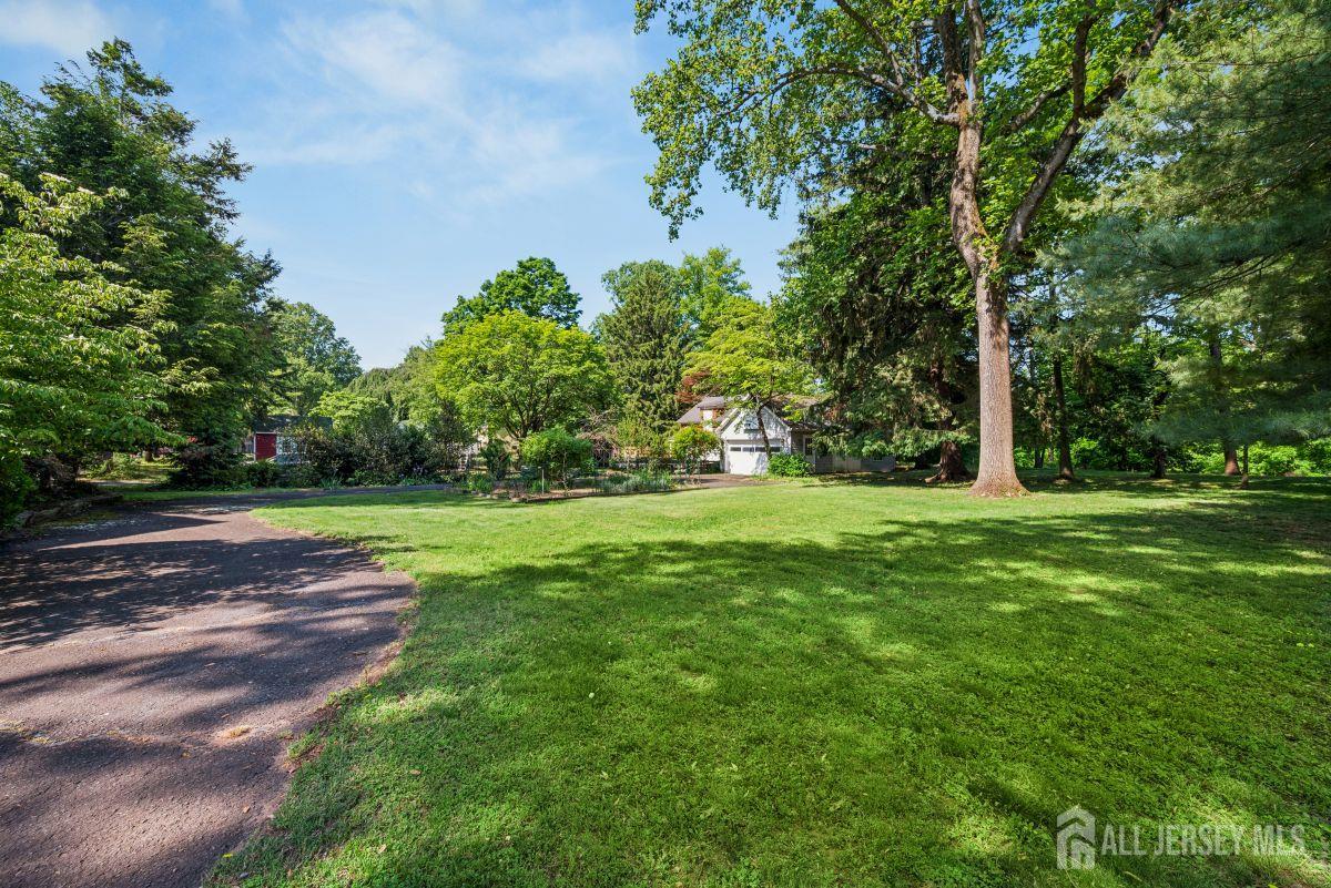 261 Beechwood Avenue Middlesex NJ 08846