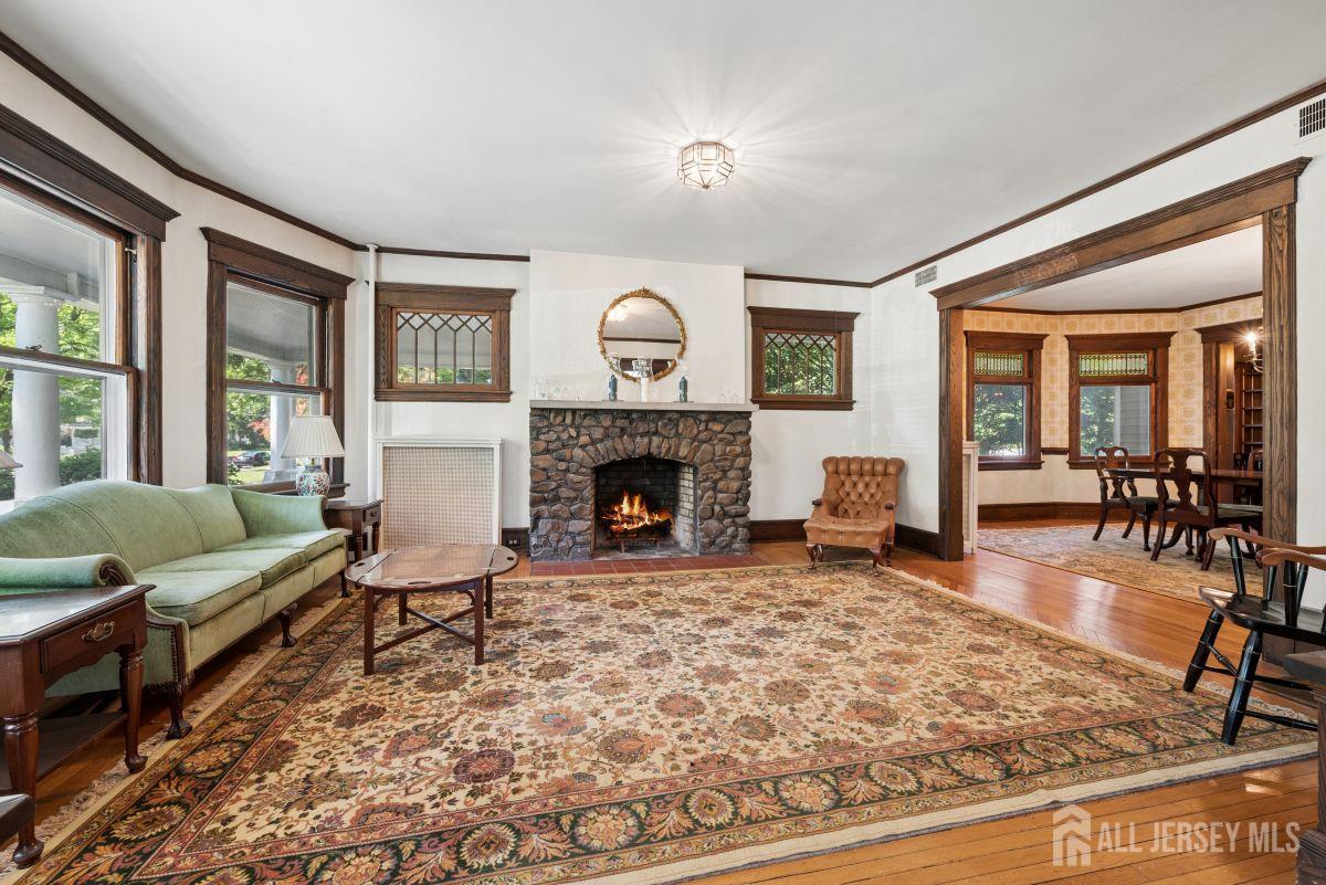 261 Beechwood Avenue Middlesex NJ 08846