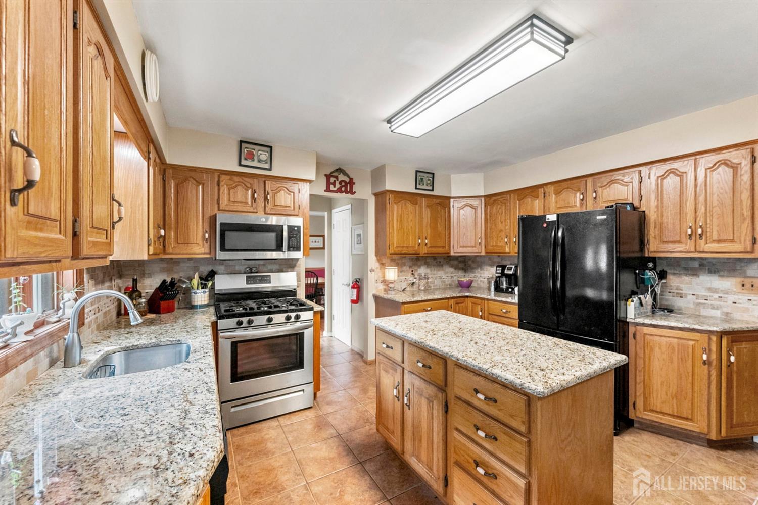 46 Meredith Road Edison NJ 08817
