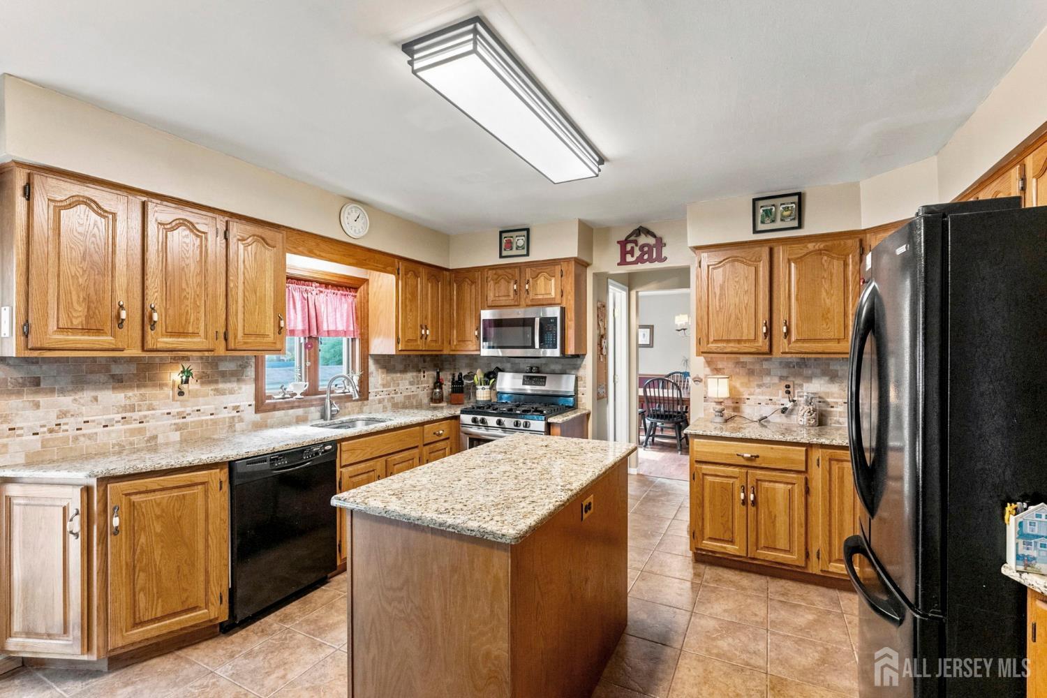 46 Meredith Road Edison NJ 08817