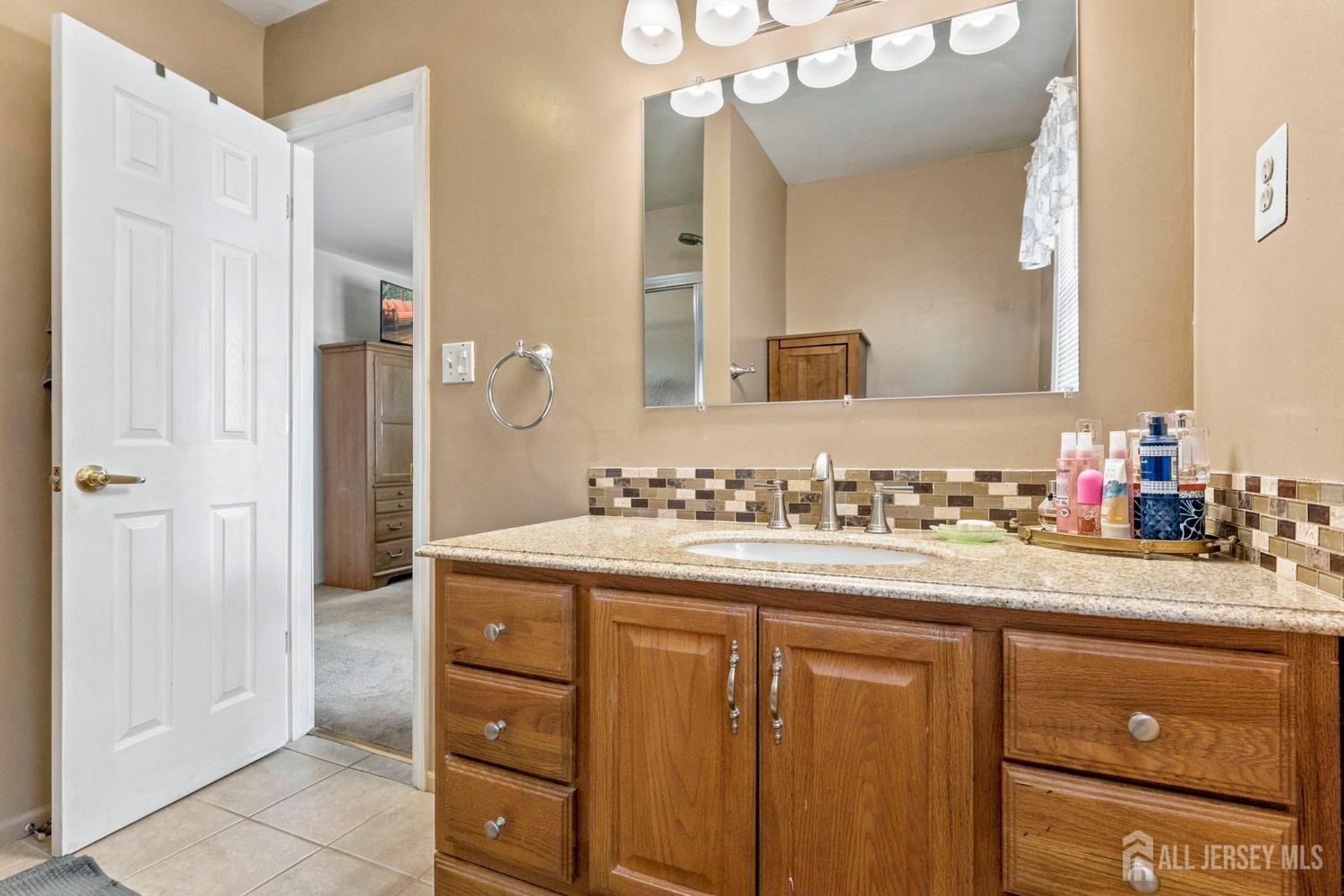 46 Meredith Road Edison NJ 08817