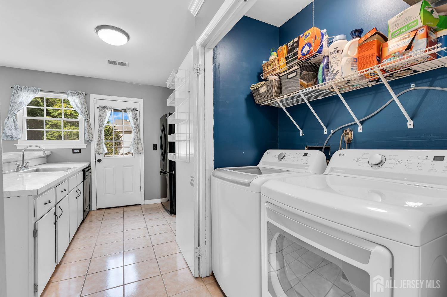 49 Lantern Lane Sayreville NJ 08872
