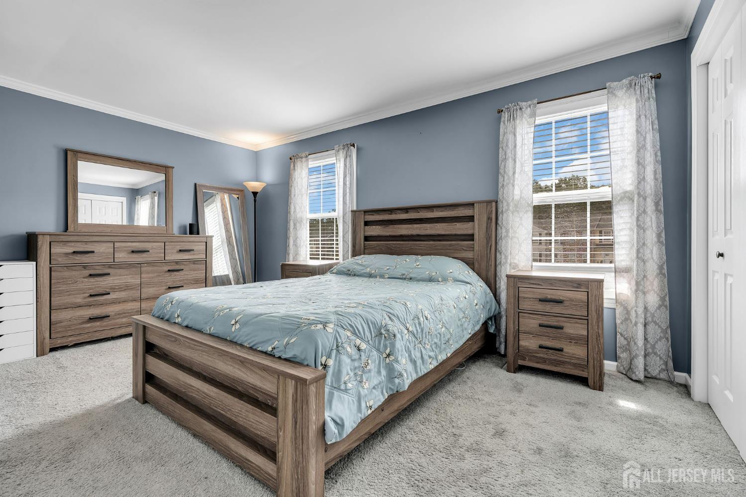 49 Lantern Lane Sayreville NJ 08872