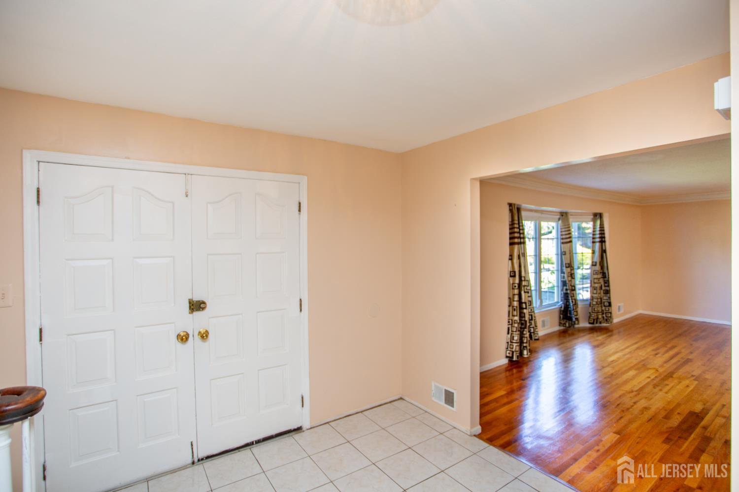 14 Woodmere Rd Road North Brunswick NJ 08902