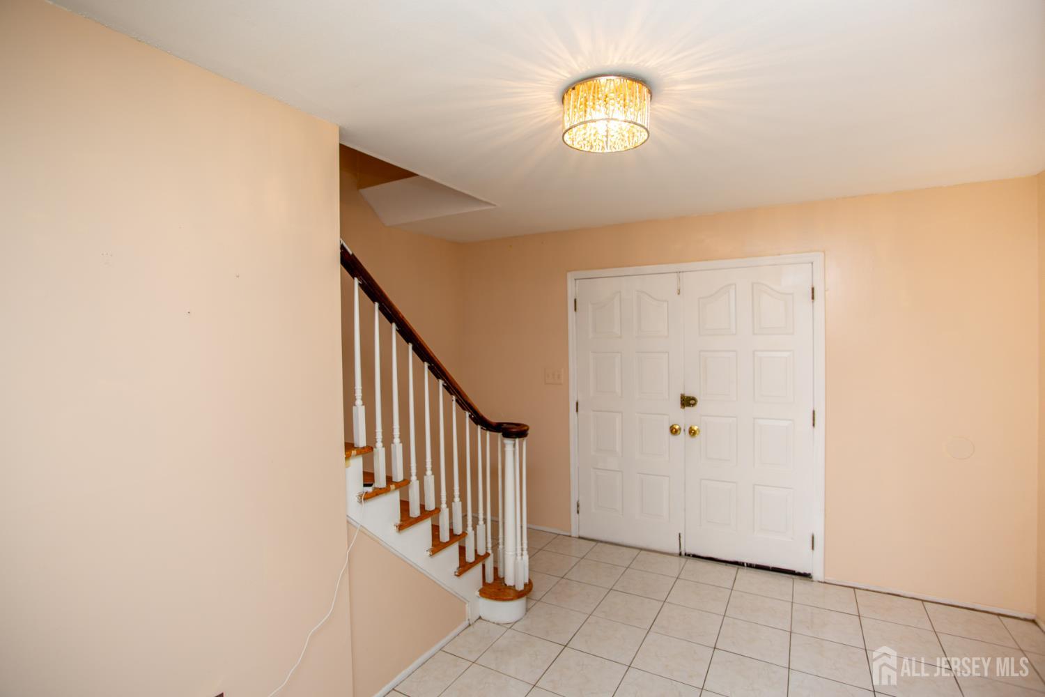 14 Woodmere Rd Road North Brunswick NJ 08902