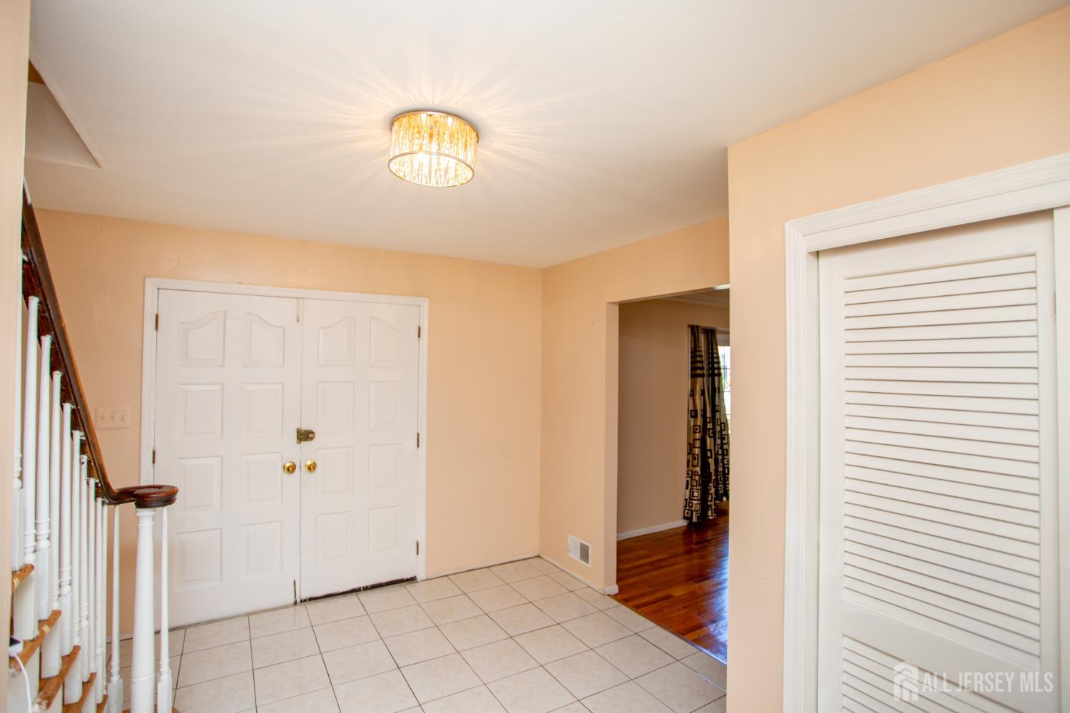 14 Woodmere Rd Road North Brunswick NJ 08902