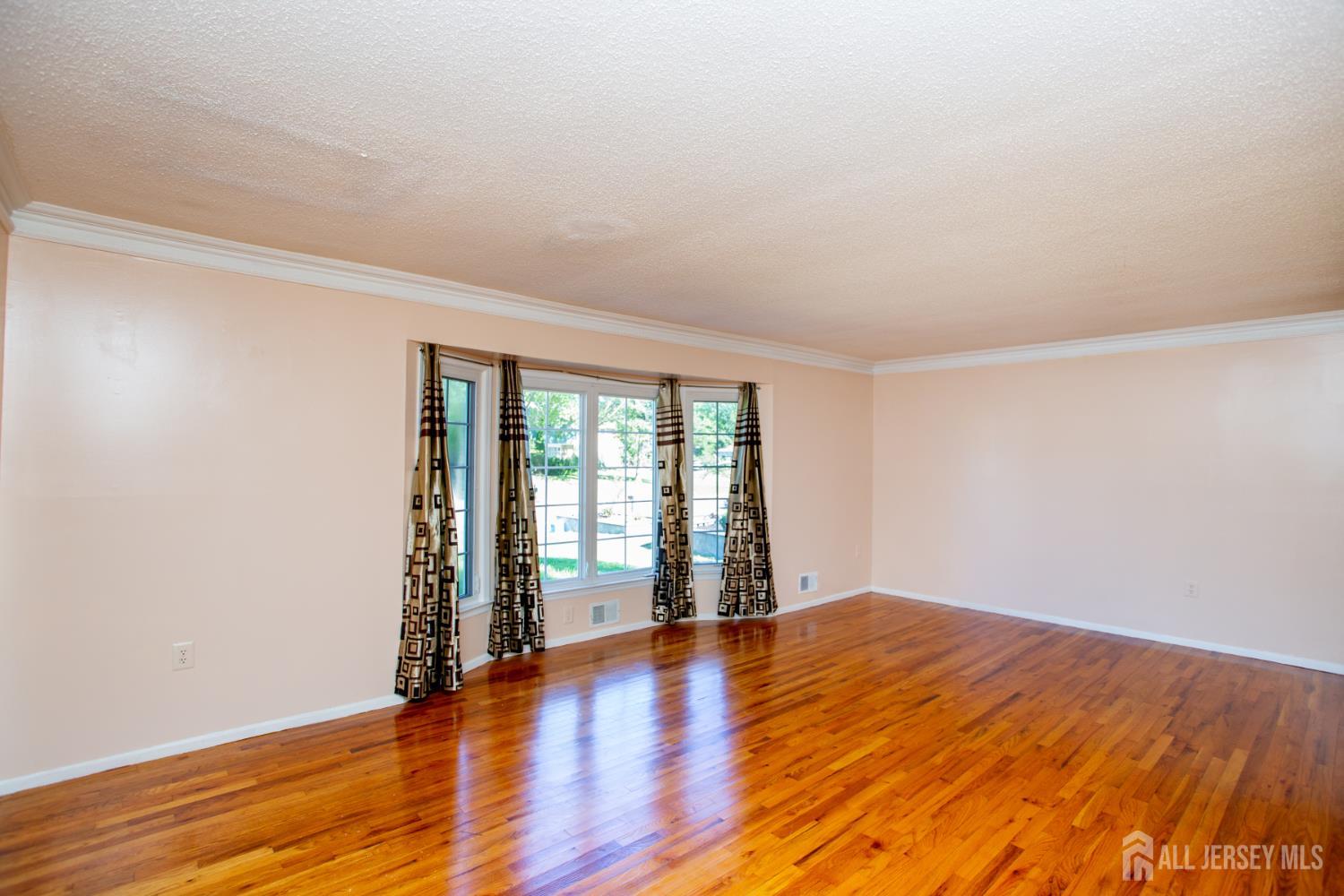 14 Woodmere Rd Road North Brunswick NJ 08902
