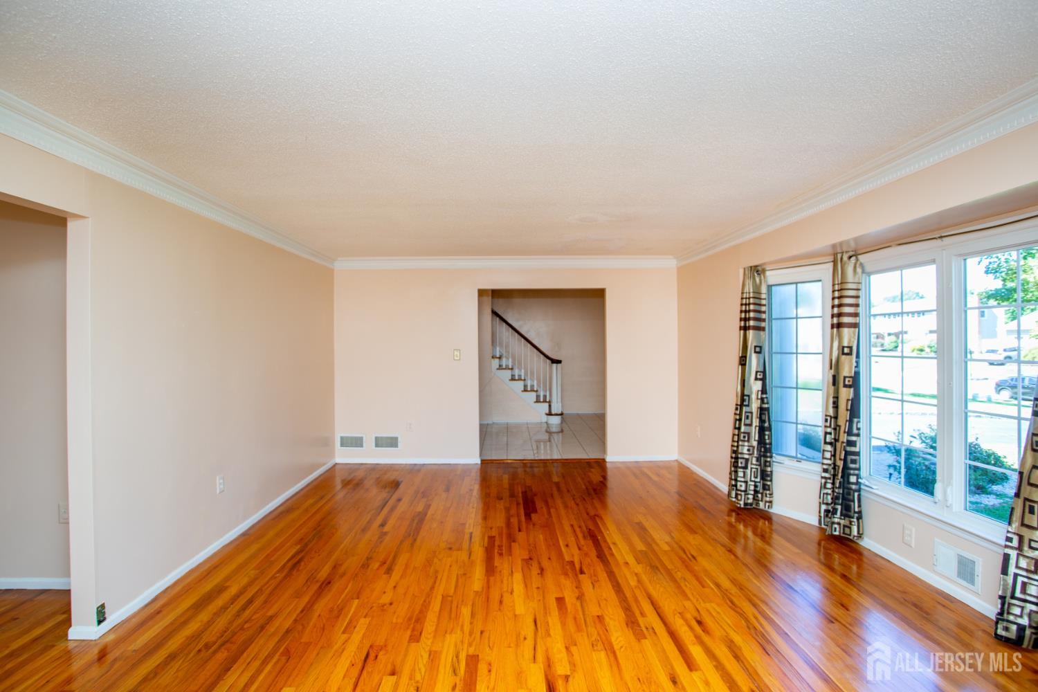 14 Woodmere Rd Road North Brunswick NJ 08902