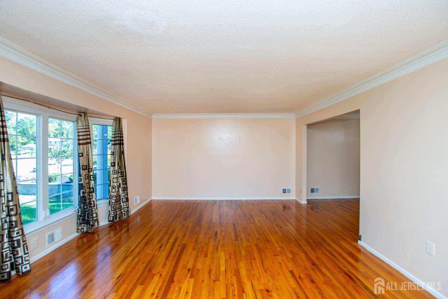 14 Woodmere Rd Road North Brunswick NJ 08902