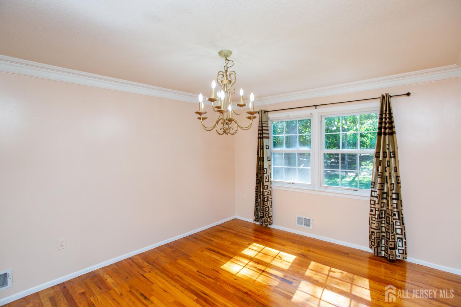 14 Woodmere Rd Road North Brunswick NJ 08902