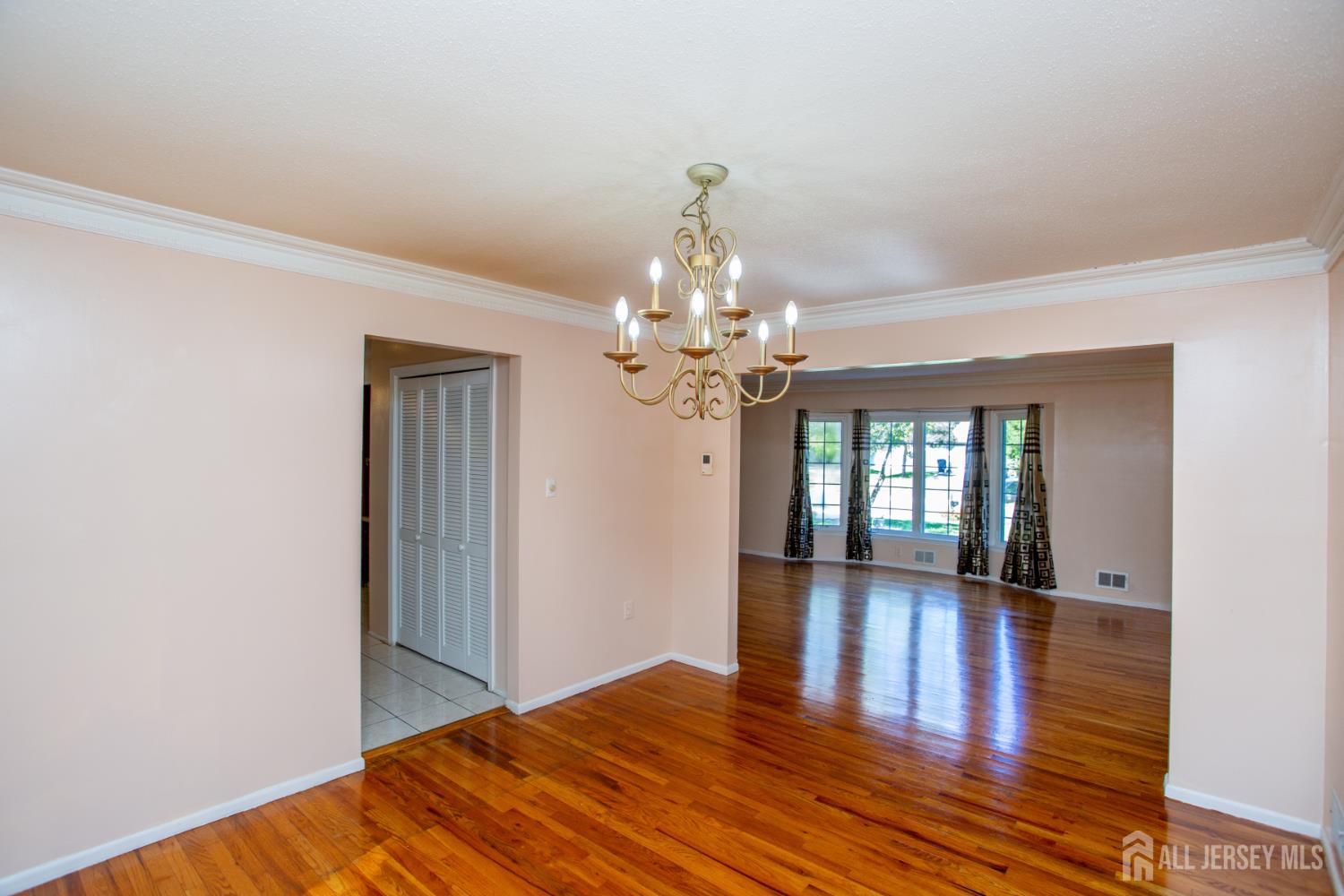 14 Woodmere Rd Road North Brunswick NJ 08902