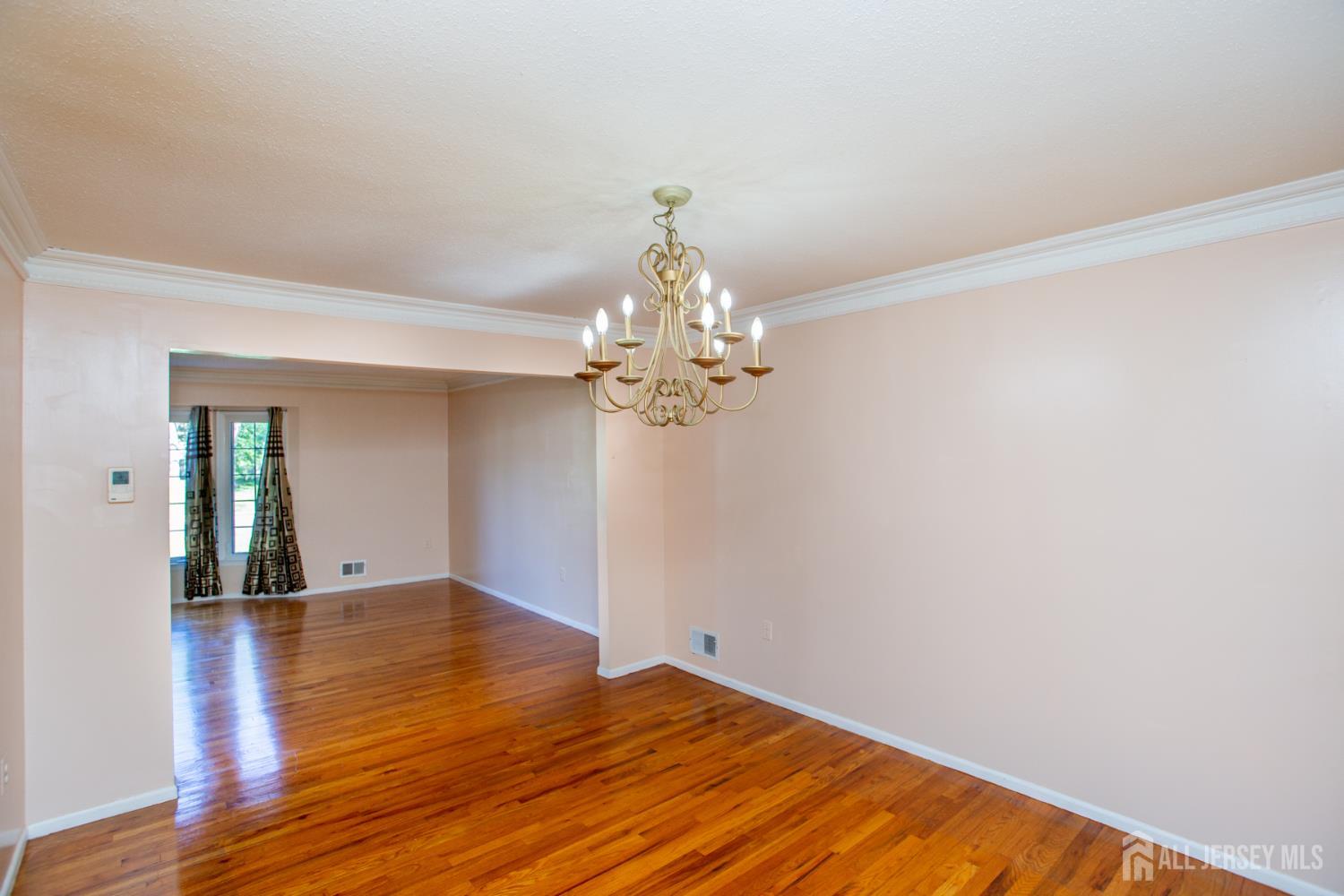 14 Woodmere Rd Road North Brunswick NJ 08902