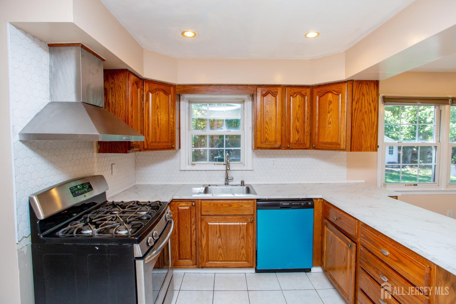 14 Woodmere Rd Road North Brunswick NJ 08902