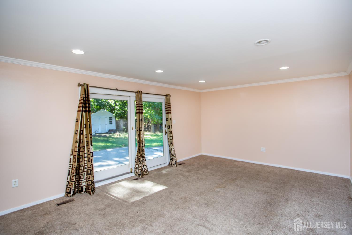 14 Woodmere Rd Road North Brunswick NJ 08902