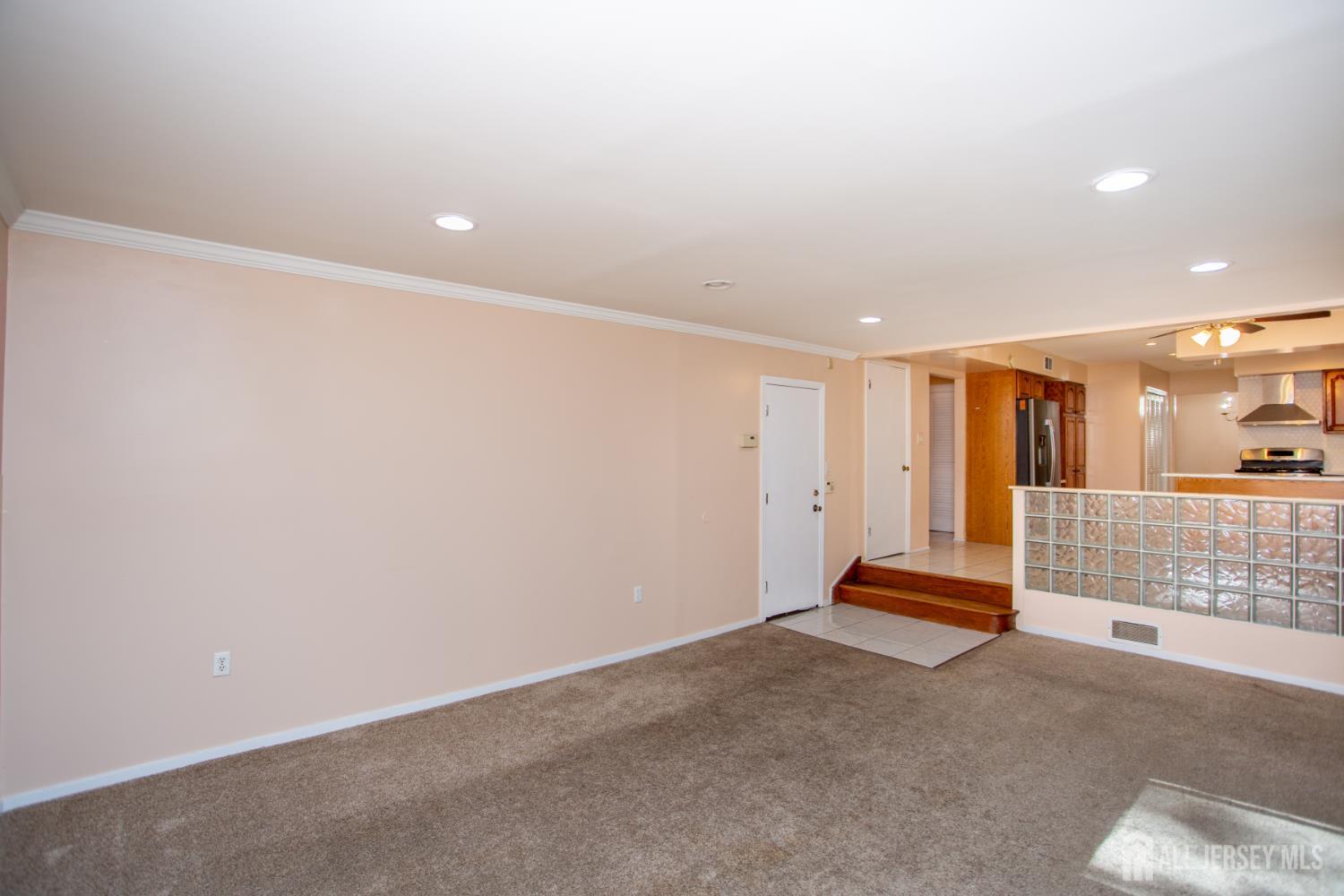14 Woodmere Rd Road North Brunswick NJ 08902