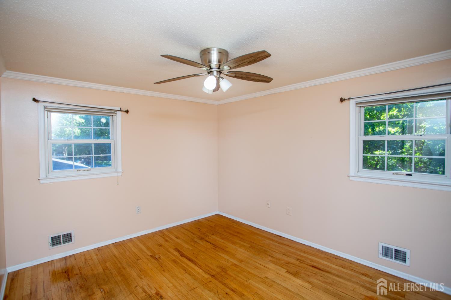 14 Woodmere Rd Road North Brunswick NJ 08902