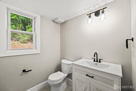 41 Oakwood Drive Sayreville NJ 08859