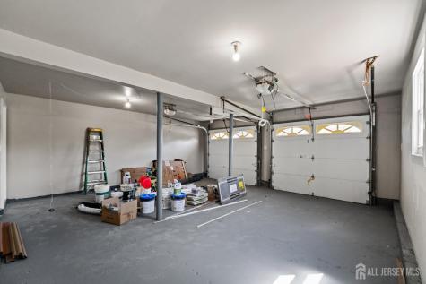 41 Oakwood Drive Sayreville NJ 08859