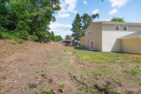 41 Oakwood Drive Sayreville NJ 08859