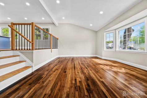 41 Oakwood Drive Sayreville NJ 08859